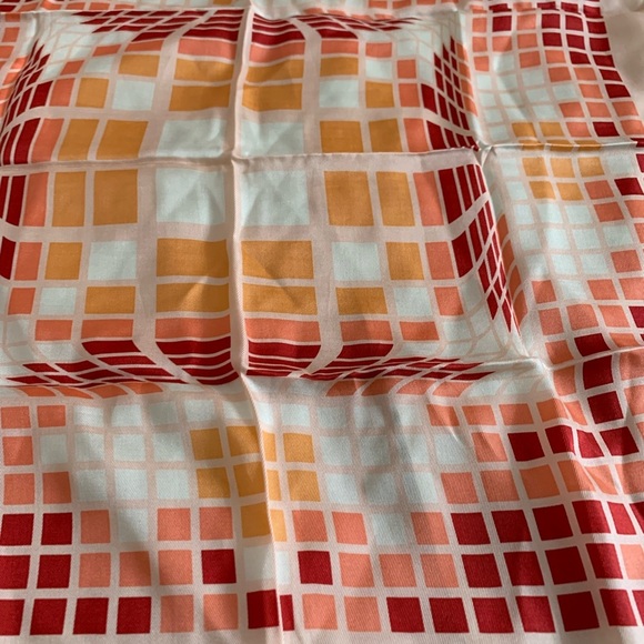 Burberry Pink and Red Silk Scarf brandnew - Picture 8 of 15